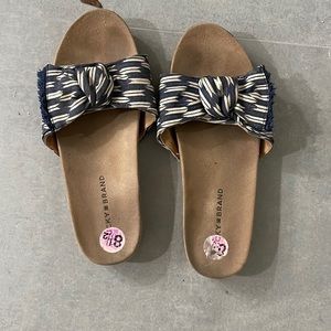 Lucky Brand Slides